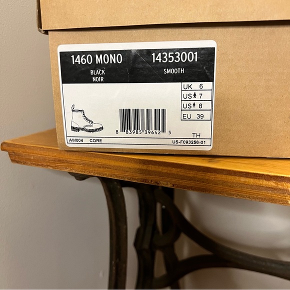 Dr. Martens 1460 8-Tie lace-up boot, black smooth - Picture 8 of 8